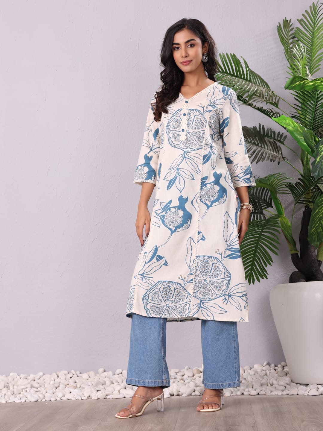 The Kurti Collection Women Bold Tropical Printed Cotton Flex Kurta