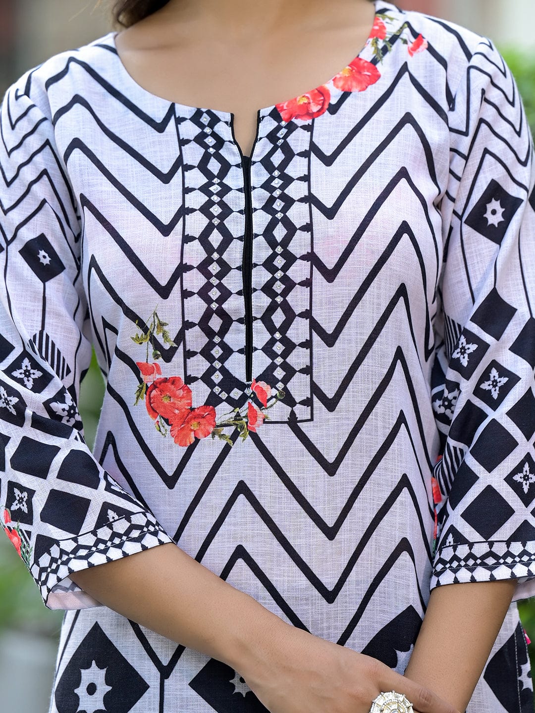 The Kurti Collection Women Geometric Printed Kurta Paired With Bottom And Dupatta