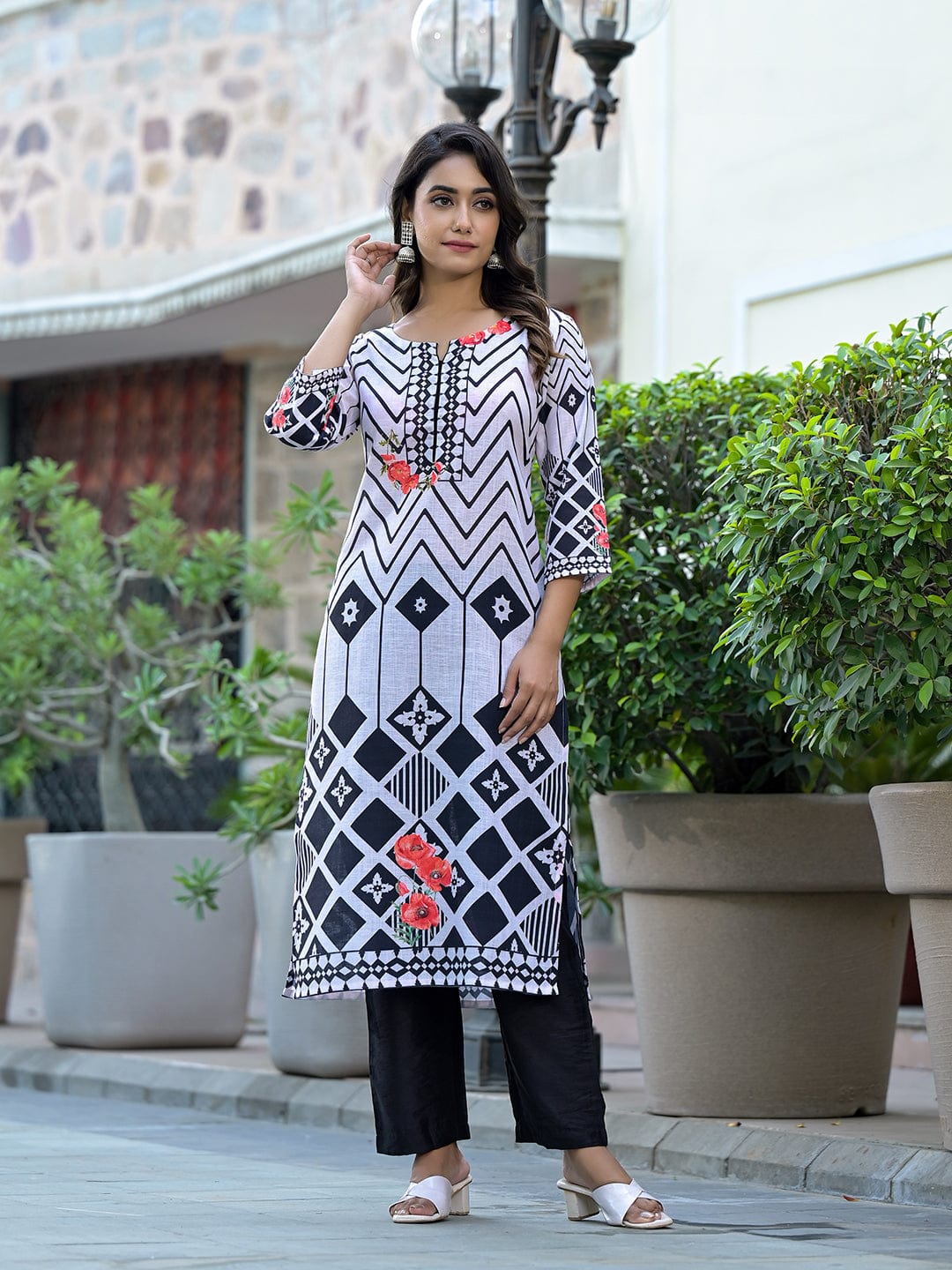 The Kurti Collection Women Geometric Printed Kurta Paired With Bottom And Dupatta